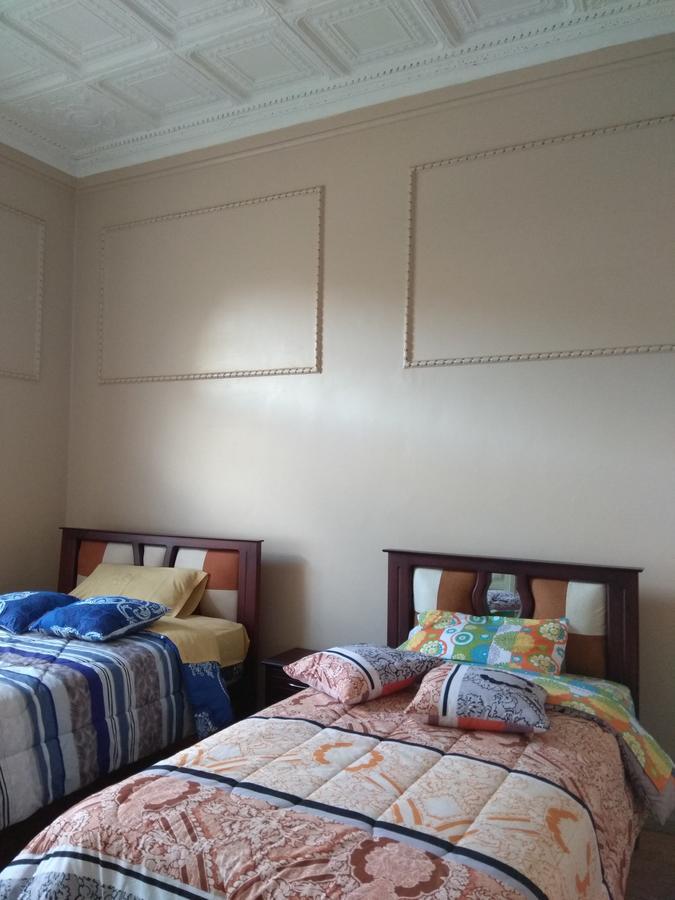 Hostal Mediodia Quito Luaran gambar