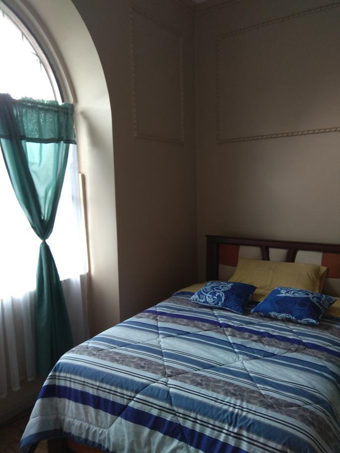 Hostal Mediodia Quito Luaran gambar