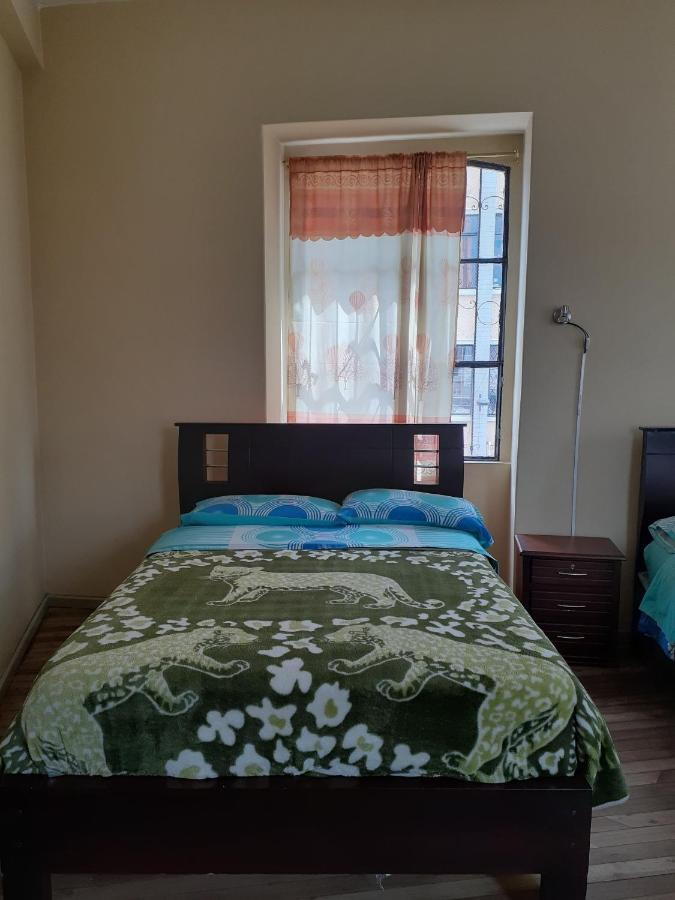 Hostal Mediodia Quito Luaran gambar