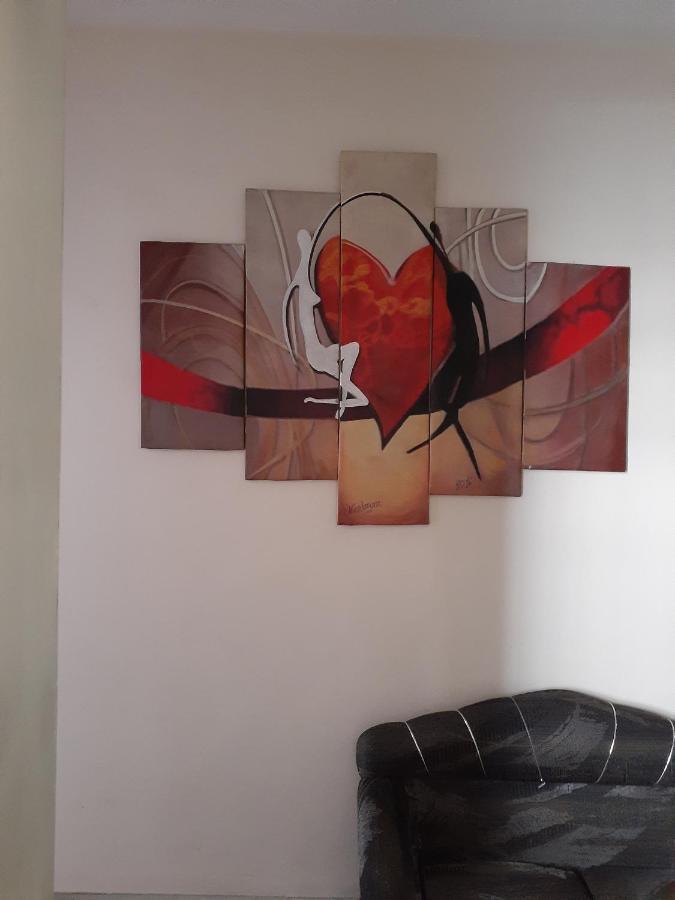 Hostal Mediodia Quito Luaran gambar