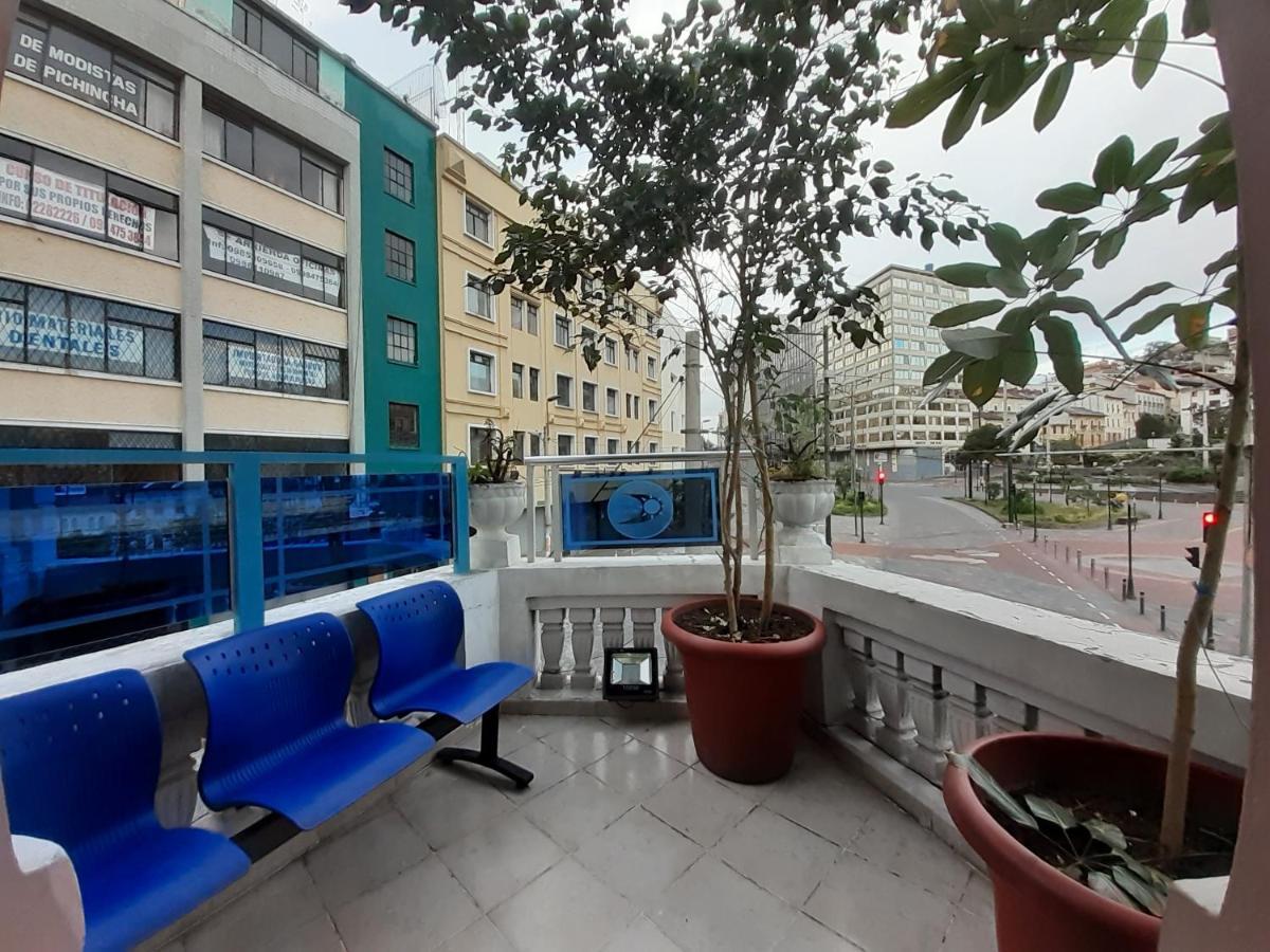 Hostal Mediodia Quito Luaran gambar